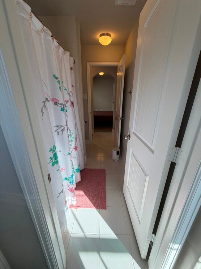 Building Photo - 4610 Center St