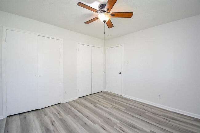 Building Photo - 154 Squires Bend
