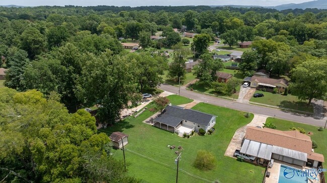 Building Photo - 2017 Shady Ln Dr NW