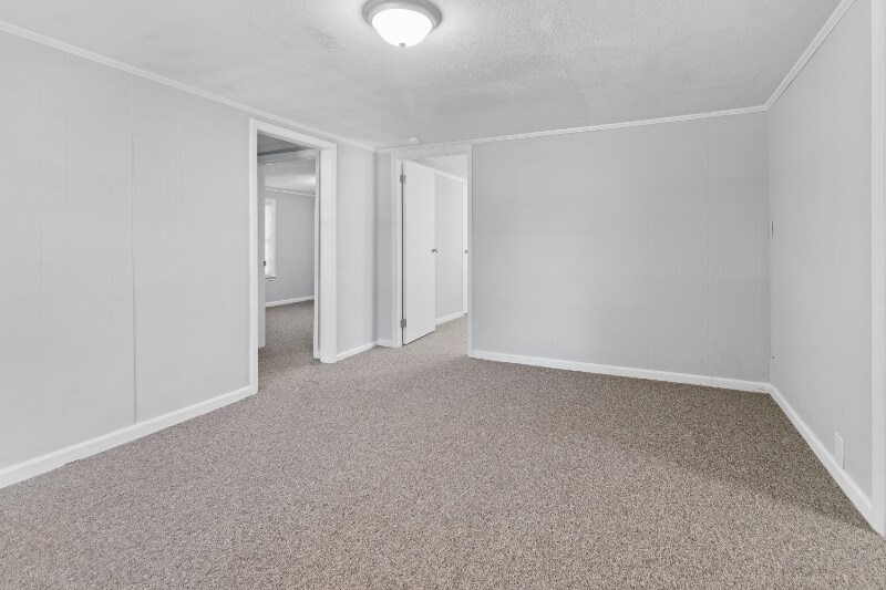 Building Photo - 3915 Glenridge Rd