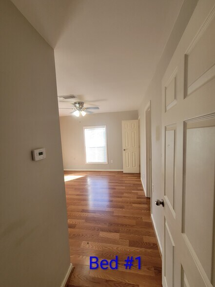 Building Photo - 707 Johnson Ln