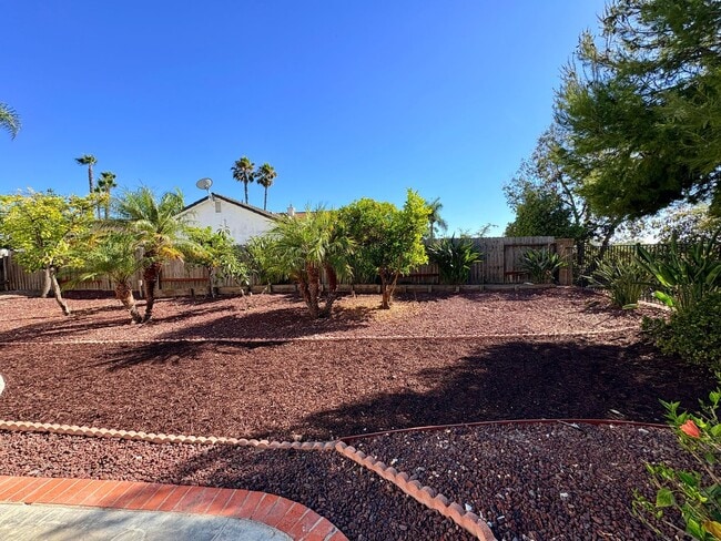 Building Photo - 4BR Large Oceanside Home Near Guajome Lake
