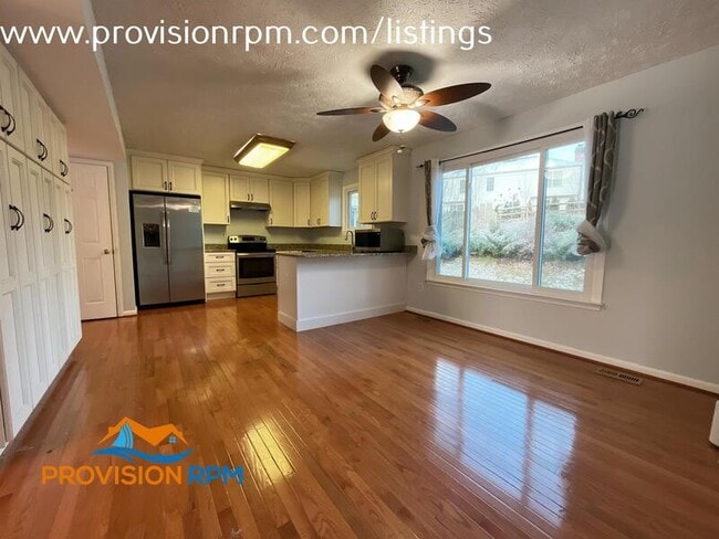 Building Photo - 394 Kiltie Ct