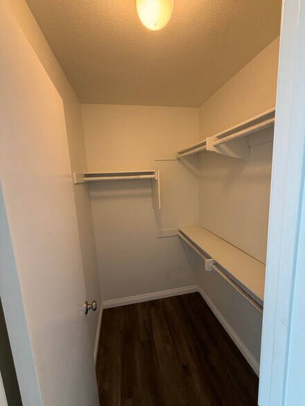 Master Closet - 4365 Louisiana St
