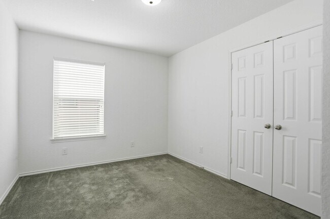 Building Photo - Spacious 4-Bedroom Home with Flexible Floor Plan in Growing West San Antonio