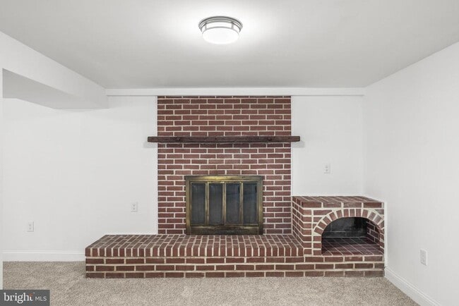 Building Photo - 313 Windsor Ct