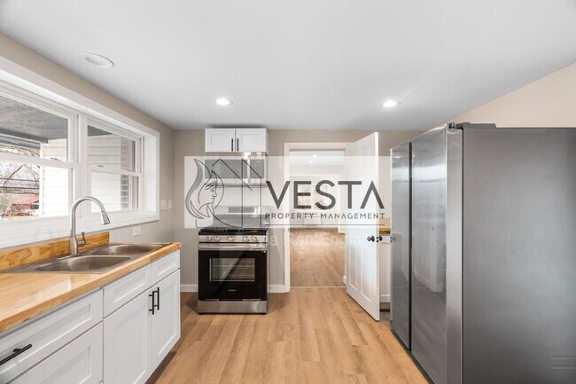 Building Photo - 2383 Dutch Cove Rd