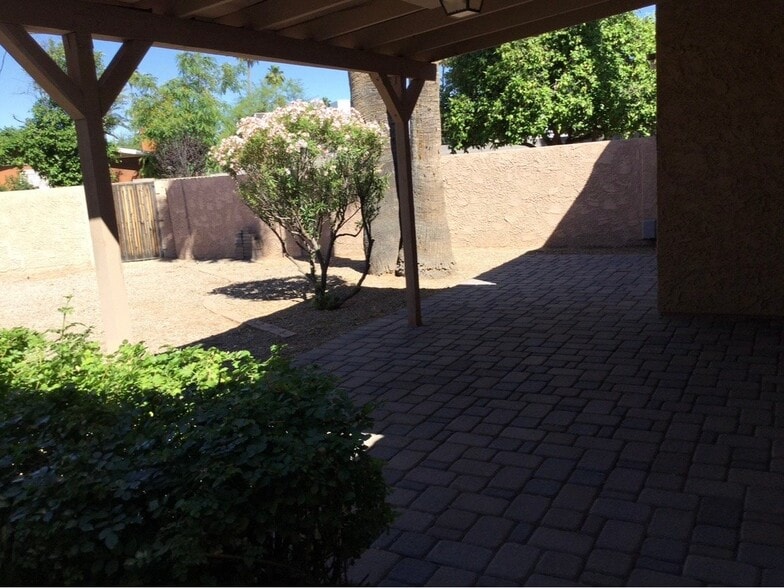 Building Photo - 8460 E Malcomb Dr