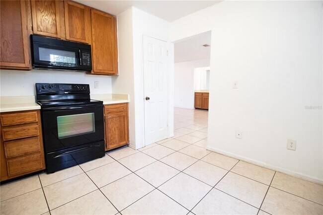 Building Photo - 2304 Clubside Dr