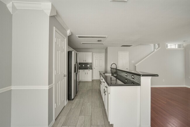 Building Photo - 11 Verbena Bend Pl