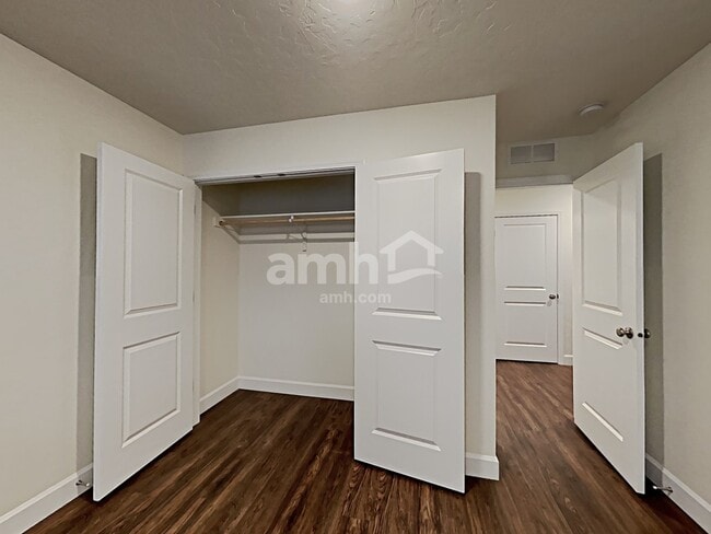 Building Photo - 9429 W Chino St