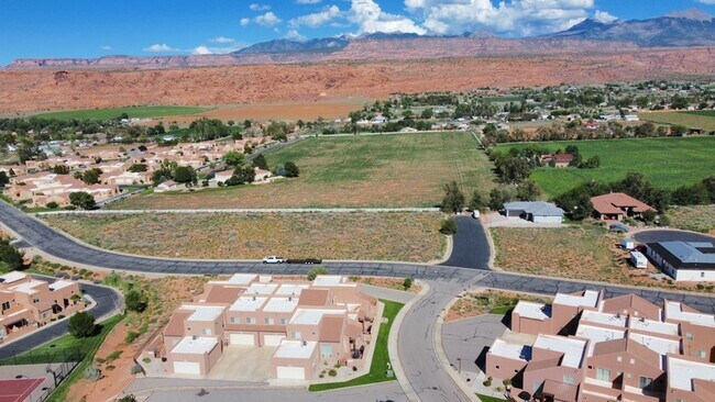 Building Photo - 3862 Desert Willow Cir