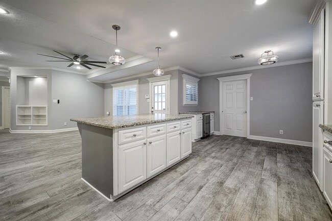 Building Photo - 1614 Droxford Dr