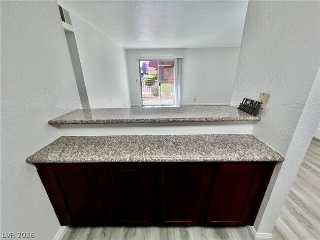 Building Photo - 4380 Sandy River Dr