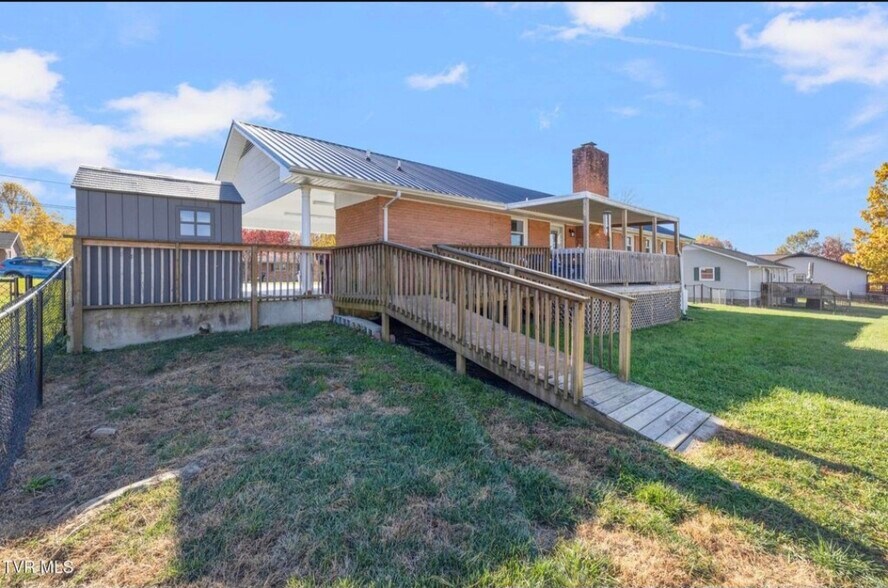 Building Photo - 2916 Newbern Dr