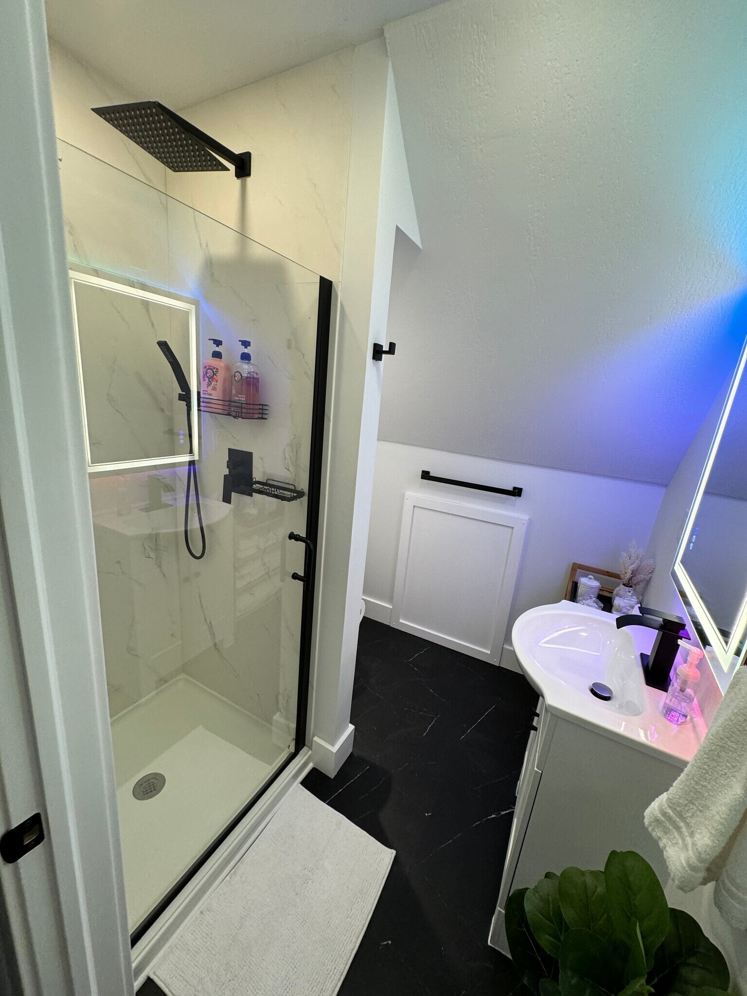 Building Photo - 664 New Castle Road