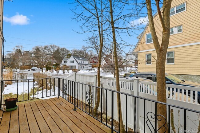 Building Photo - 25 Midland Ave