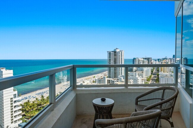 Building Photo - 4401 Collins Ave