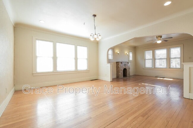 Building Photo - 1442 Perry St