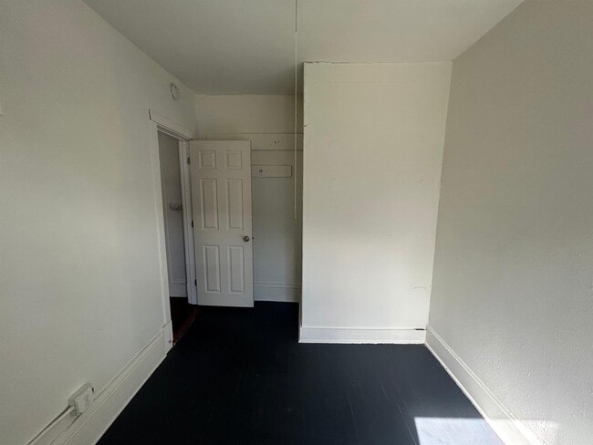 Building Photo - 120 S Blair St