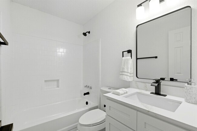 Building Photo - 18511 Headland Dr