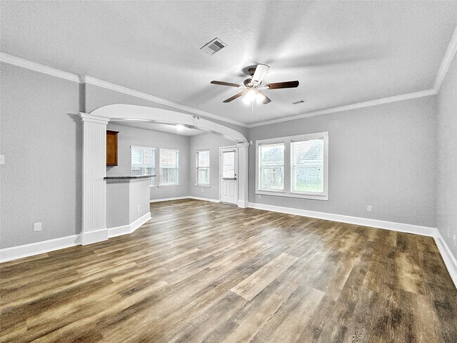 Building Photo - 10006 Wood Leaf Ct