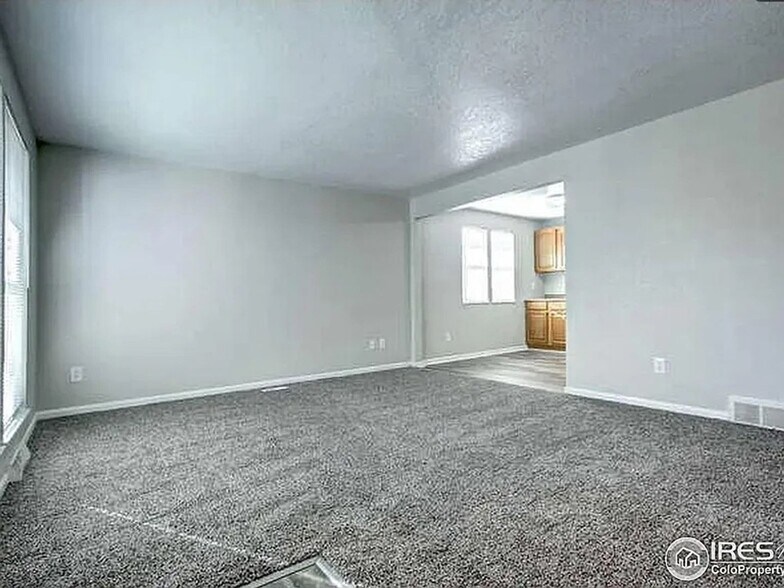 Building Photo - 15624 E 13th Ave