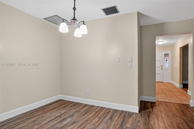 Building Photo - 525 SE Brookside Terrace