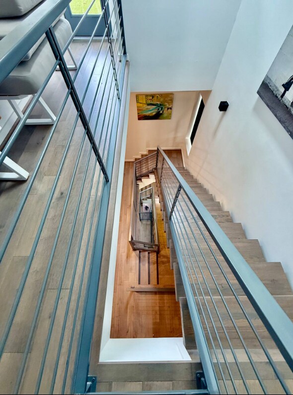 Building Photo - 513 Memorial Heights Dr