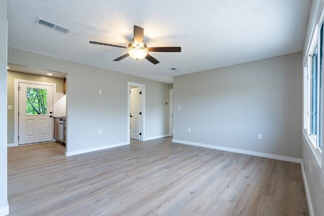 Building Photo - 60 W Main St