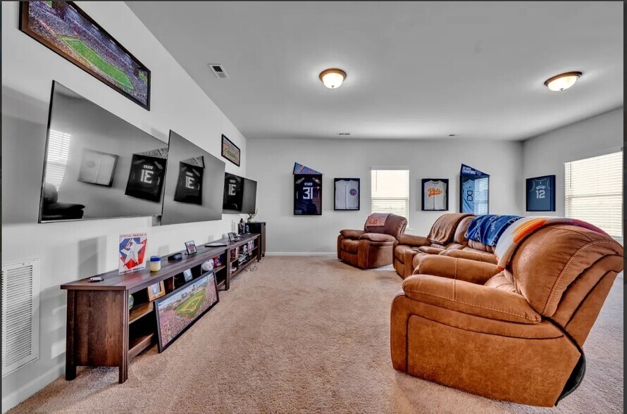 Building Photo - 13905 Hickory Brook Rd