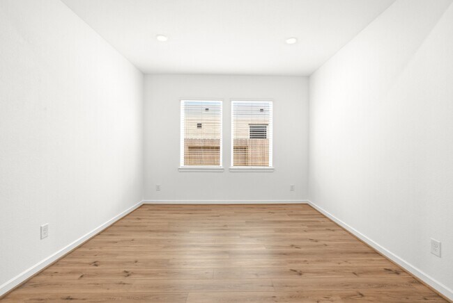 Building Photo - 9723 Avalon Vw Dr