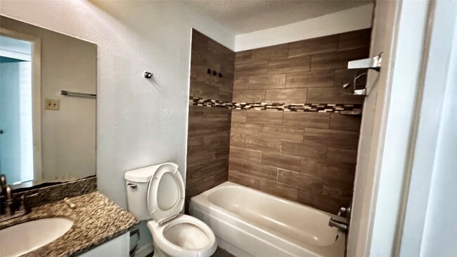 Building Photo - 2511 Maple Tree Ct