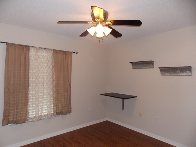 Building Photo - 7178 N Ireland Dr