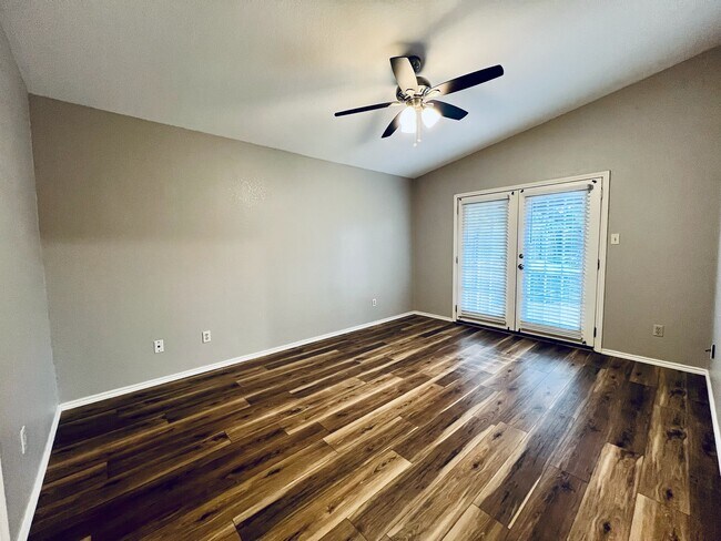 Building Photo - 759 Meadowcreek Ct