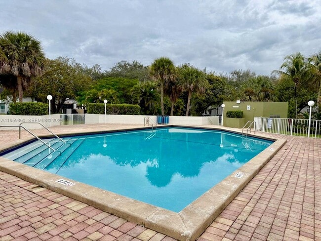 Building Photo - 4205 N University Dr