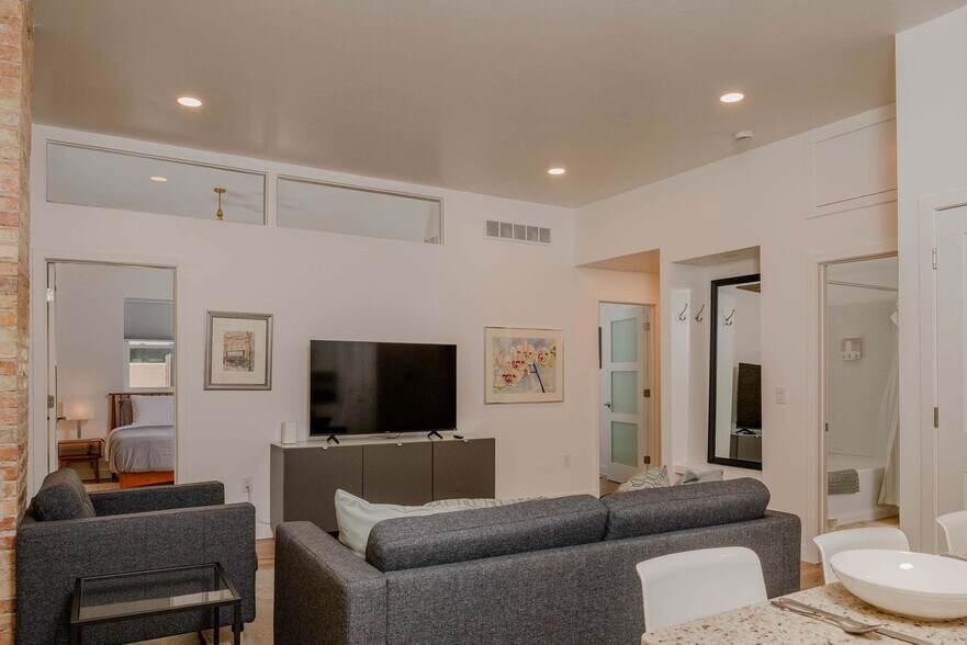 Building Photo - 125 W Wisconsin Ave