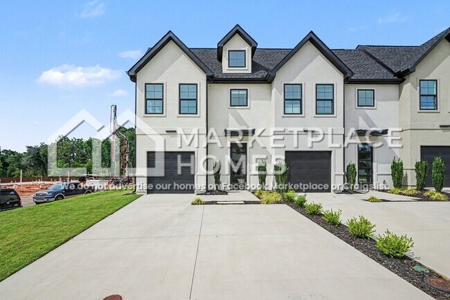 Building Photo - 8 Taverly Dr