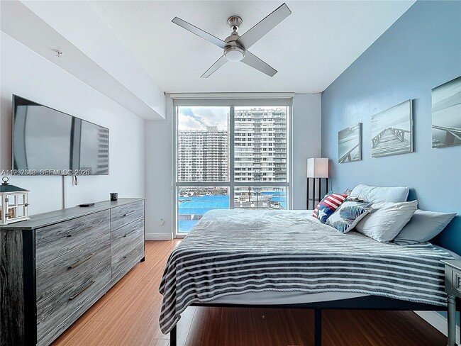 Building Photo - 1945 S Ocean Dr