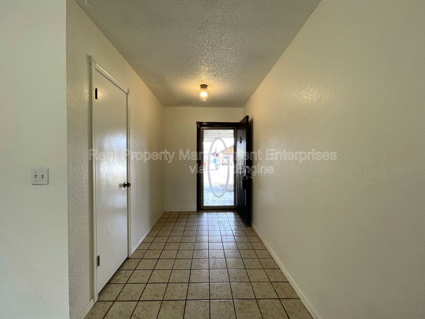 Building Photo - 3009 Big Oak Dr
