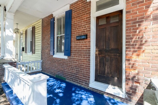 Building Photo - 2 bedroom home in Carlisle!