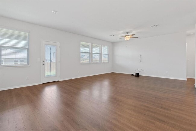 Building Photo - 321 Caisson Trl