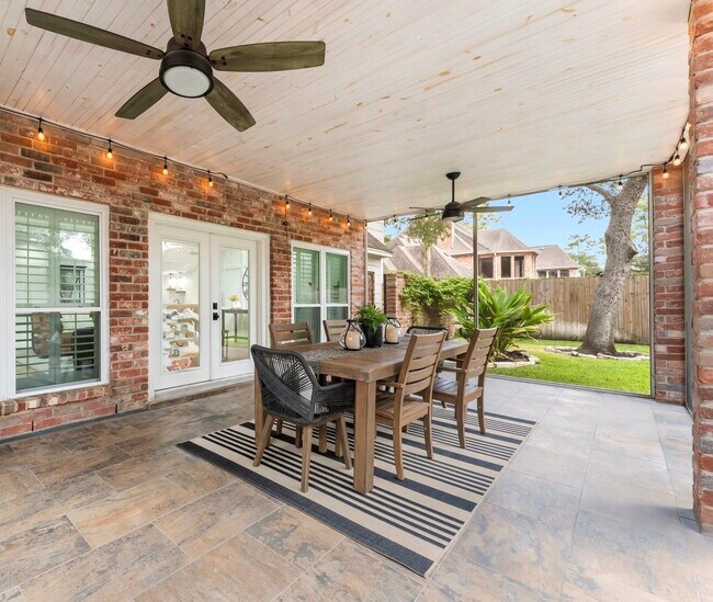 Building Photo - 8911 Tranquil Park Dr
