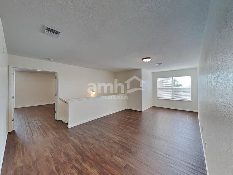 Building Photo - 11023 Vollmer Ln