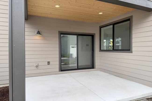 Building Photo - 2bd/1.75ba Kirkland House