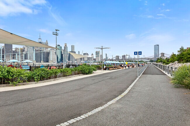 Building Photo - 360 Furman St