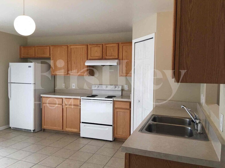 Building Photo - 3638 Queens Cove Blvd