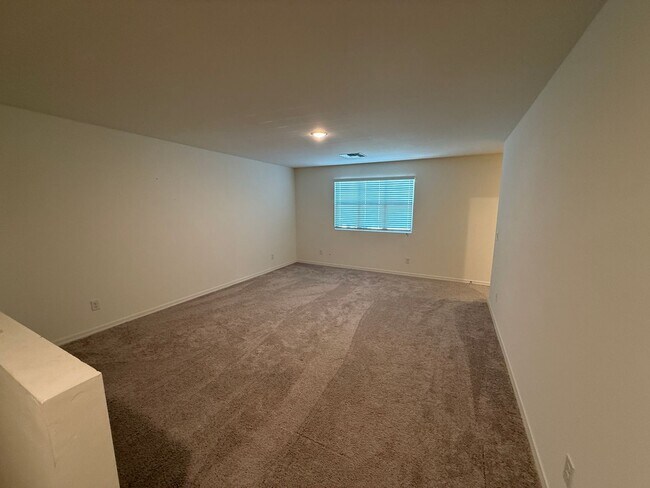 Building Photo - Spacious 5 bed 4.5 bath home in Florence, AZ!