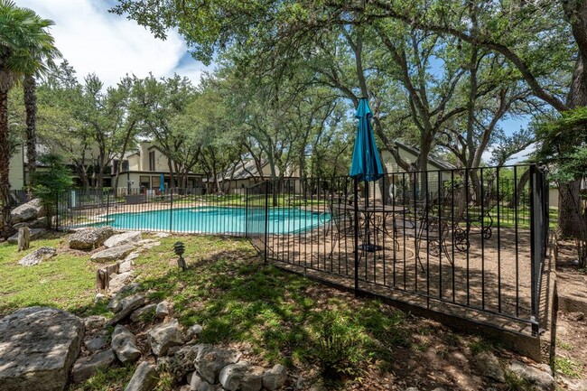 Building Photo - 13 Casa Verde St