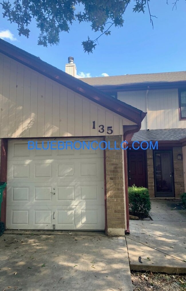 Primary Photo - Spacious unit with granite counter tops and stainless steel appliances